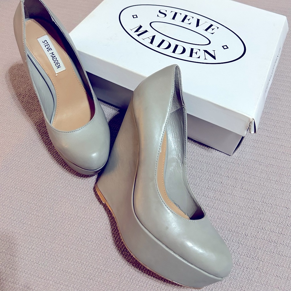 Steve Madden pavement gray platform wedges